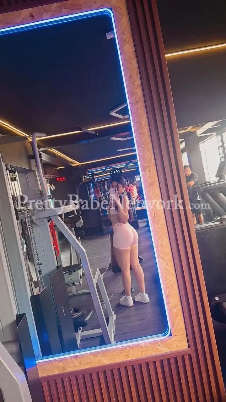 Aarohi Gokhale—VIP Escort in Bandra for First-Class Adult Entertainment Services